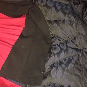 Elie Tahari Jackets & Coats - Elie Tahari puffer jacket Elie Tahari Jackets & Coats - Elie Tahari puffer jacket